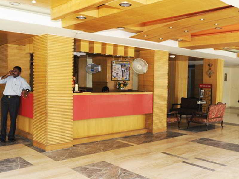 Neelkanth Paradise Hotell Ahmedabad Exteriör bild